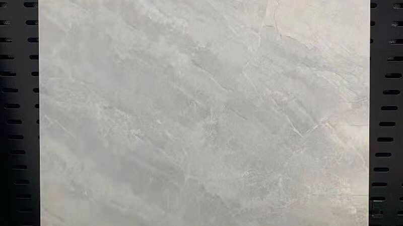 以下是一些建议的抛光砖装修效果图，供您参考：