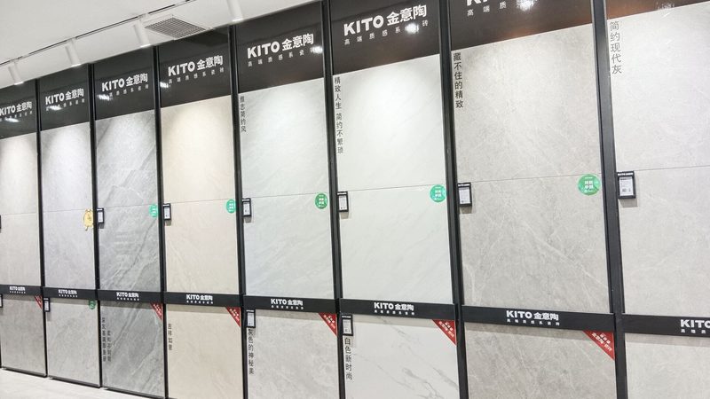 抛光砖客厅清洁保养，告别污渍困扰**